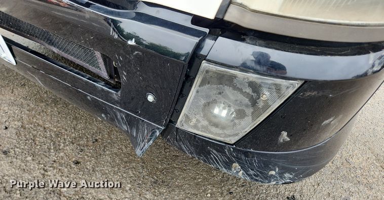 image for item LX9585 2014 Volvo VNL  semi truck