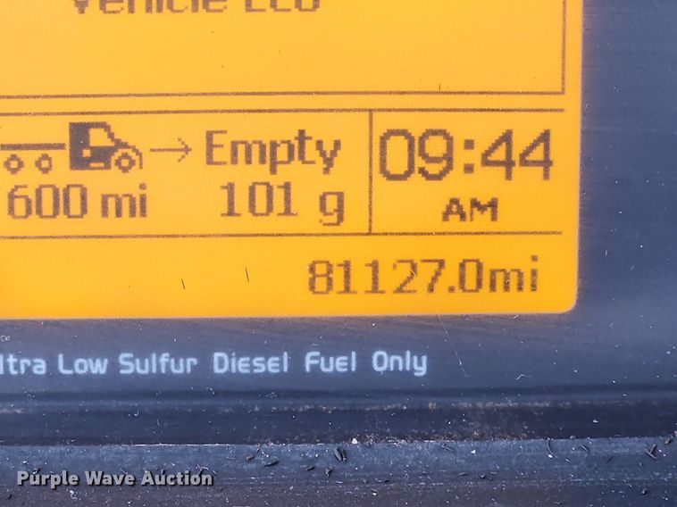 image for item LX9585 2014 Volvo VNL  semi truck