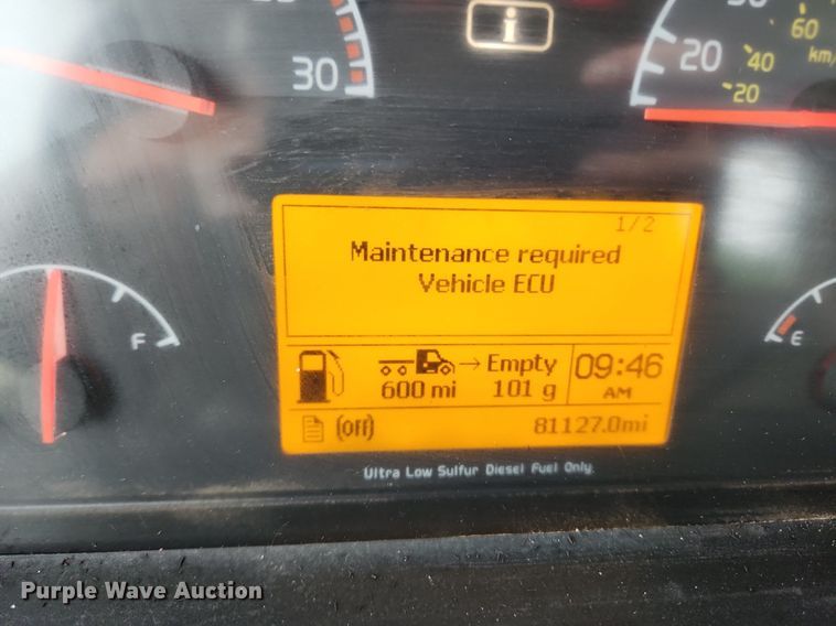 image for item LX9585 2014 Volvo VNL  semi truck