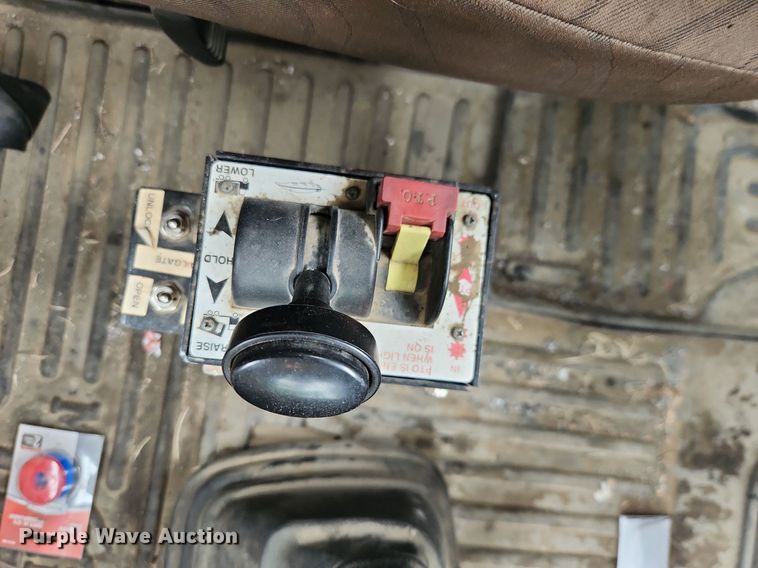 image for item LX9585 2014 Volvo VNL  semi truck