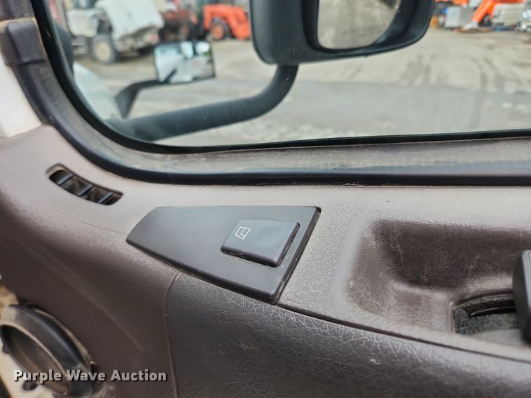 image for item LX9585 2014 Volvo VNL  semi truck