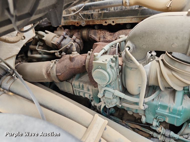 image for item LX9585 2014 Volvo VNL  semi truck