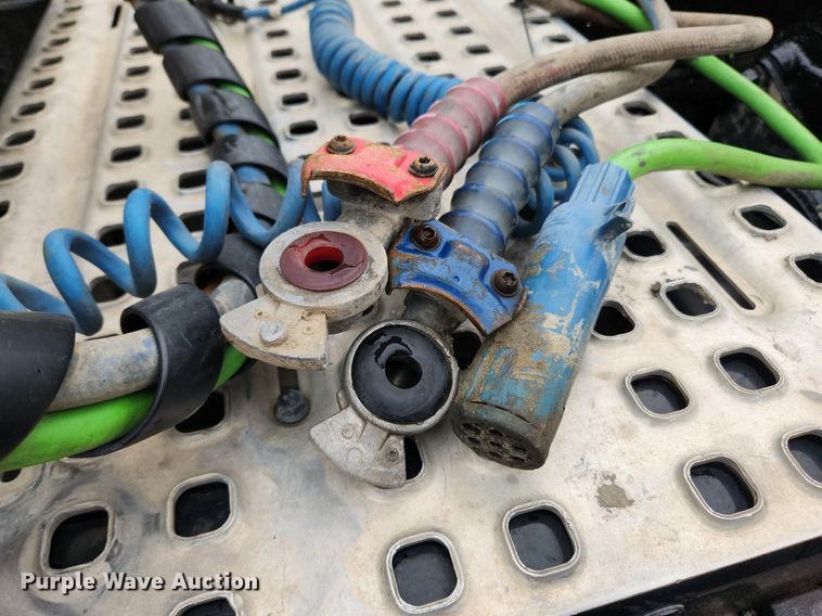 image for item LX9585 2014 Volvo VNL  semi truck