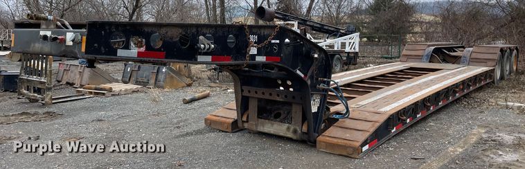 image for item MA9821 2003 Fontaine TH55  lowboy equipment trailer