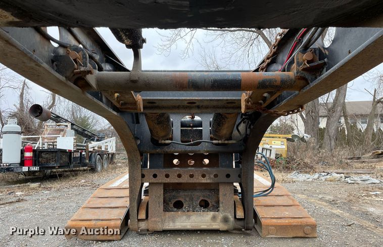 image for item MA9821 2003 Fontaine TH55  lowboy equipment trailer