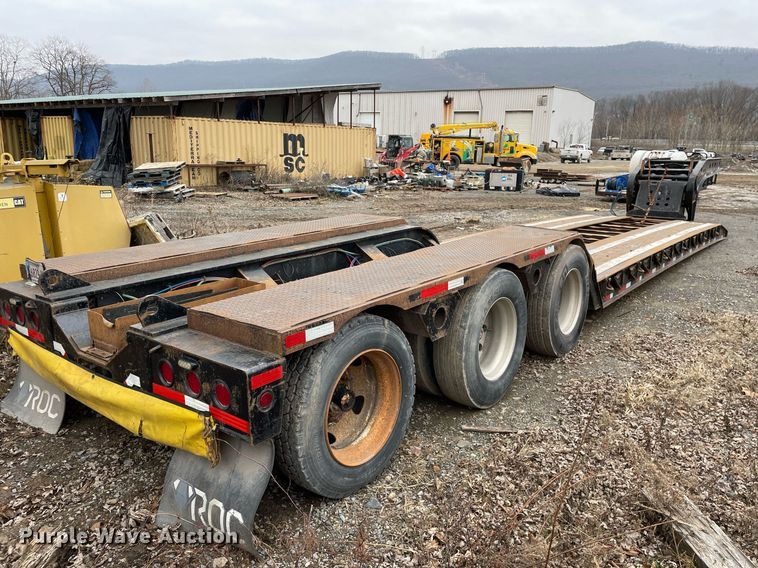 image for item MA9821 2003 Fontaine TH55  lowboy equipment trailer