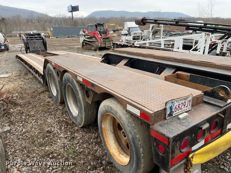 image for item MA9821 2003 Fontaine TH55  lowboy equipment trailer