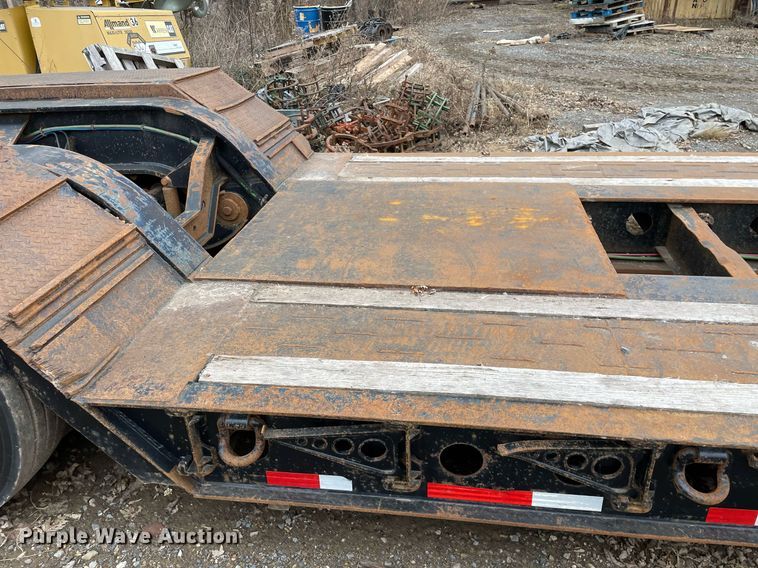 image for item MA9821 2003 Fontaine TH55  lowboy equipment trailer