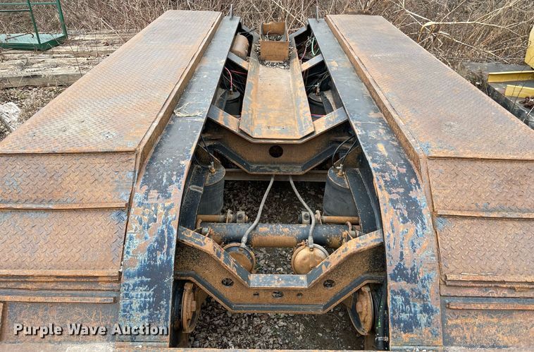 image for item MA9821 2003 Fontaine TH55  lowboy equipment trailer