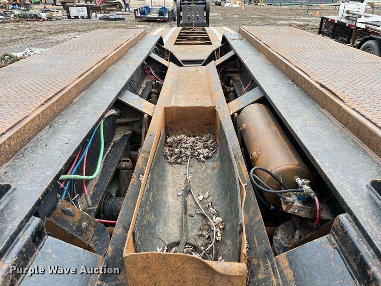 image for item MA9821 2003 Fontaine TH55  lowboy equipment trailer