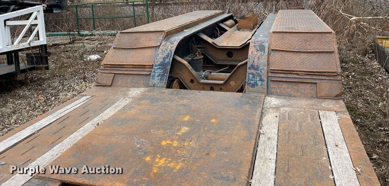 image for item MA9821 2003 Fontaine TH55  lowboy equipment trailer