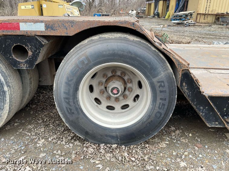 image for item MA9821 2003 Fontaine TH55  lowboy equipment trailer