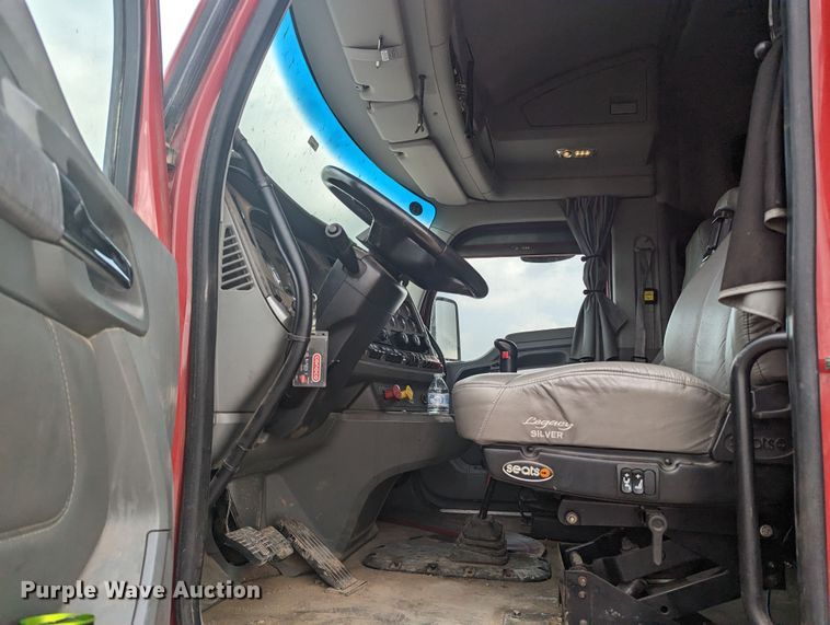 image for item MO9019 2018 Kenworth T880  semi truck