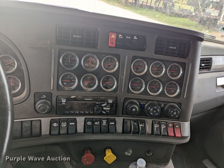 image for item MO9019 2018 Kenworth T880  semi truck