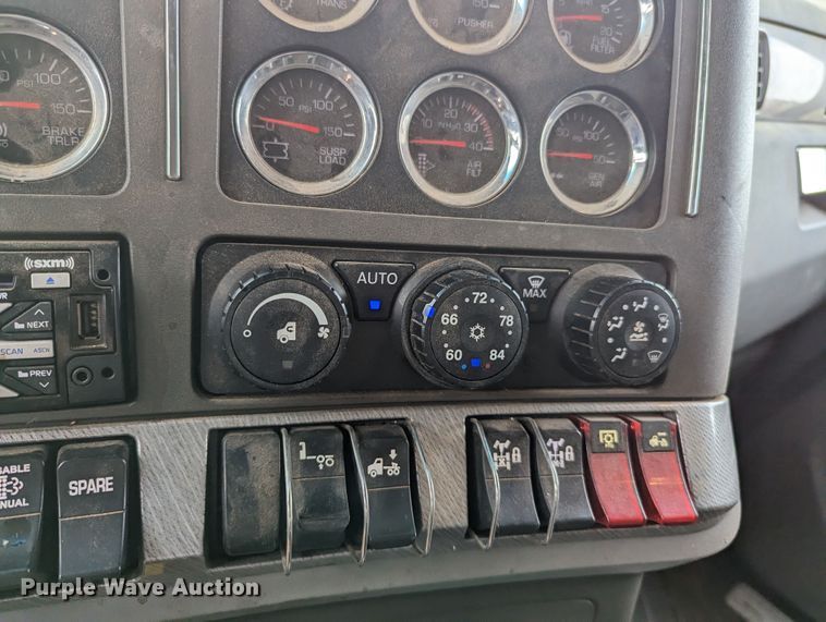 image for item MO9019 2018 Kenworth T880  semi truck