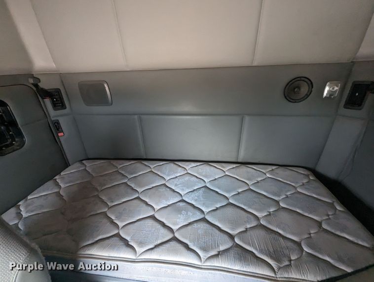 image for item MO9019 2018 Kenworth T880  semi truck