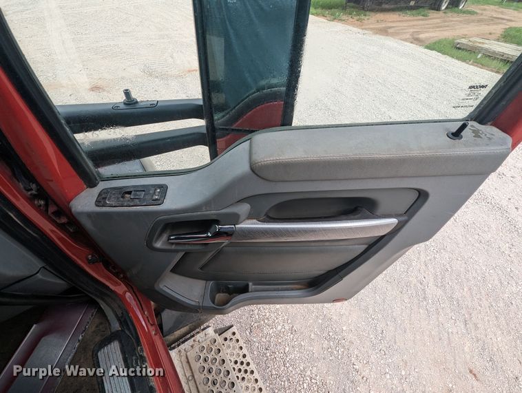 image for item MO9019 2018 Kenworth T880  semi truck