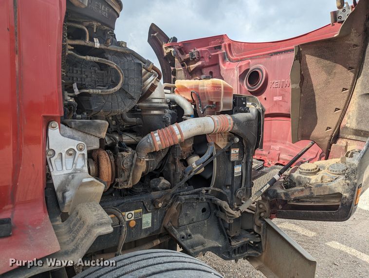 image for item MO9019 2018 Kenworth T880  semi truck