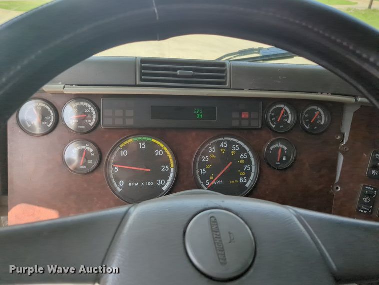 image for item MO9023 2003 Freightliner  semi truck