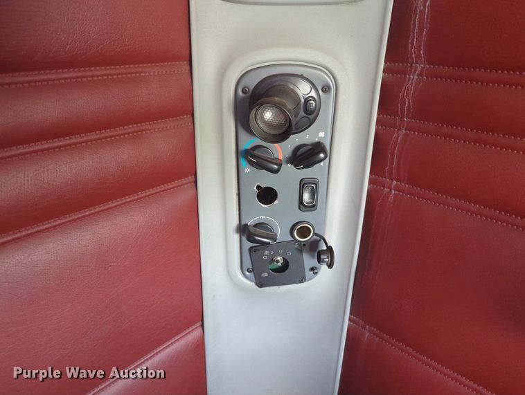 image for item MO9023 2003 Freightliner  semi truck