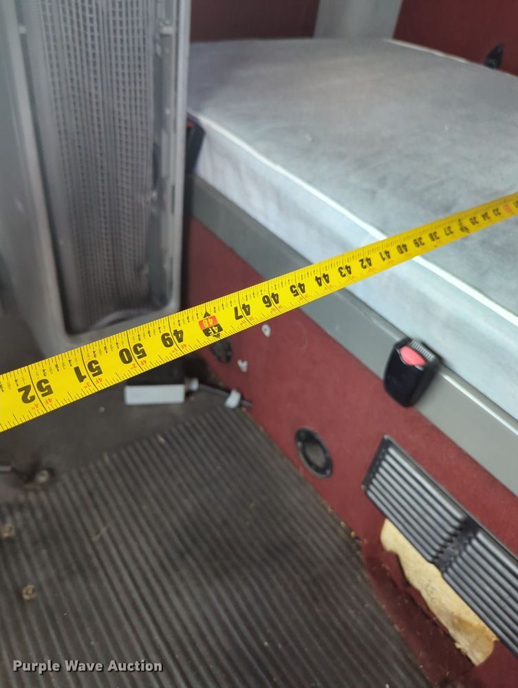 image for item MO9023 2003 Freightliner  semi truck