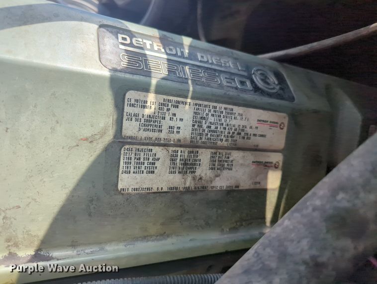 image for item MO9023 2003 Freightliner  semi truck