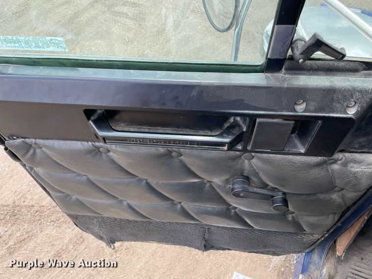 image for item MR9070 2007 Freightliner FLD  semi truck