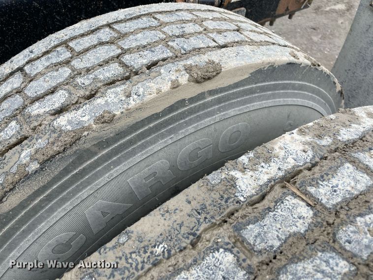 image for item MR9070 2007 Freightliner FLD  semi truck