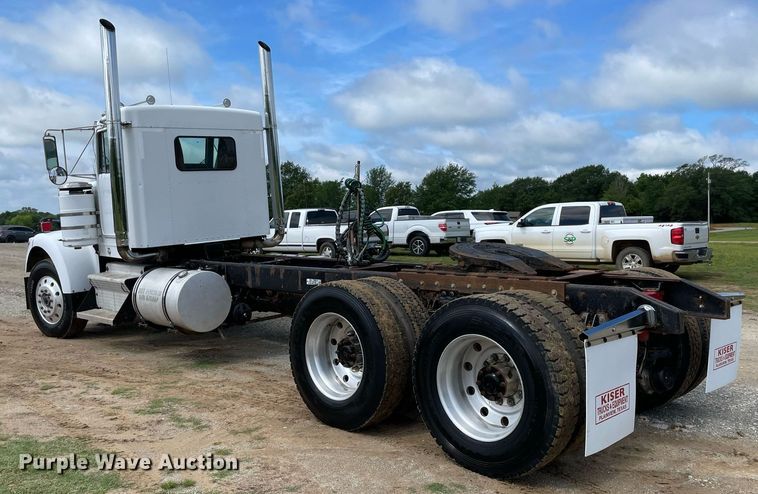 image for item MR9080 1992 Kenworth W900  semi truck