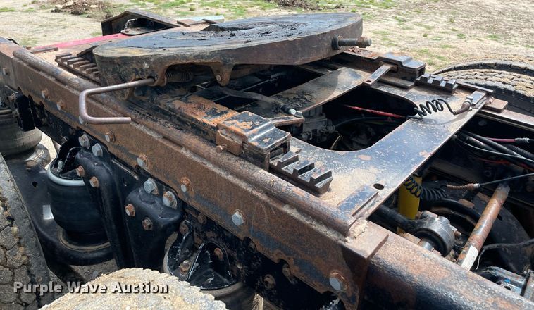 image for item MR9080 1992 Kenworth W900  semi truck