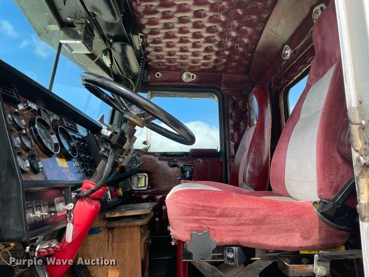 image for item MR9080 1992 Kenworth W900  semi truck