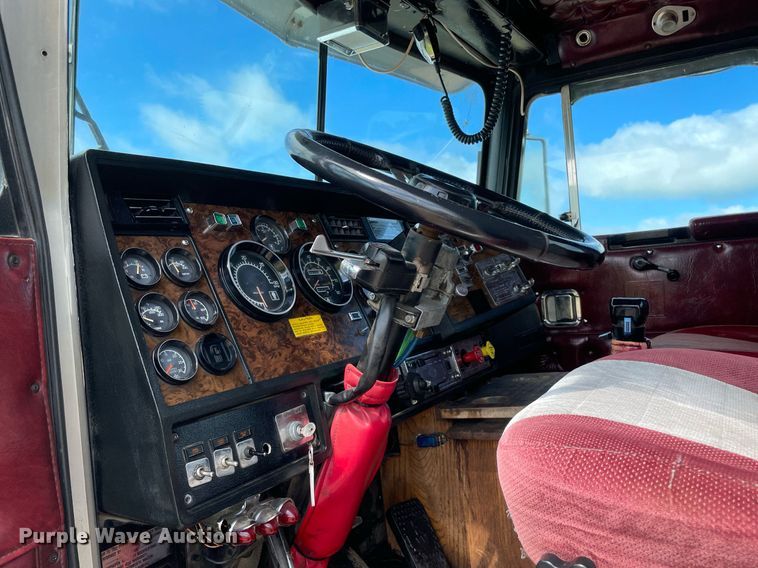 image for item MR9080 1992 Kenworth W900  semi truck