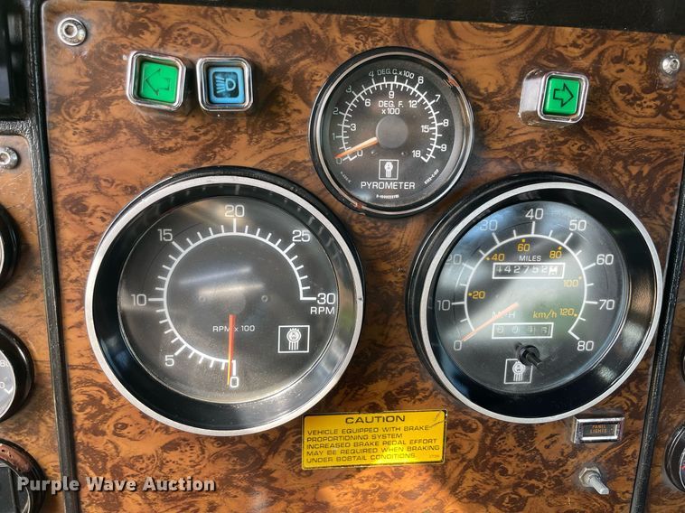 image for item MR9080 1992 Kenworth W900  semi truck