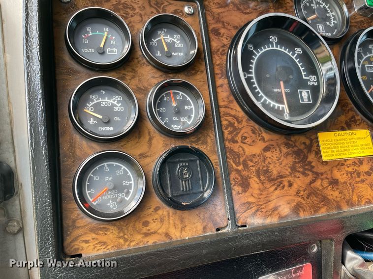 image for item MR9080 1992 Kenworth W900  semi truck