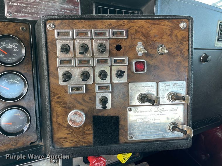 image for item MR9080 1992 Kenworth W900  semi truck