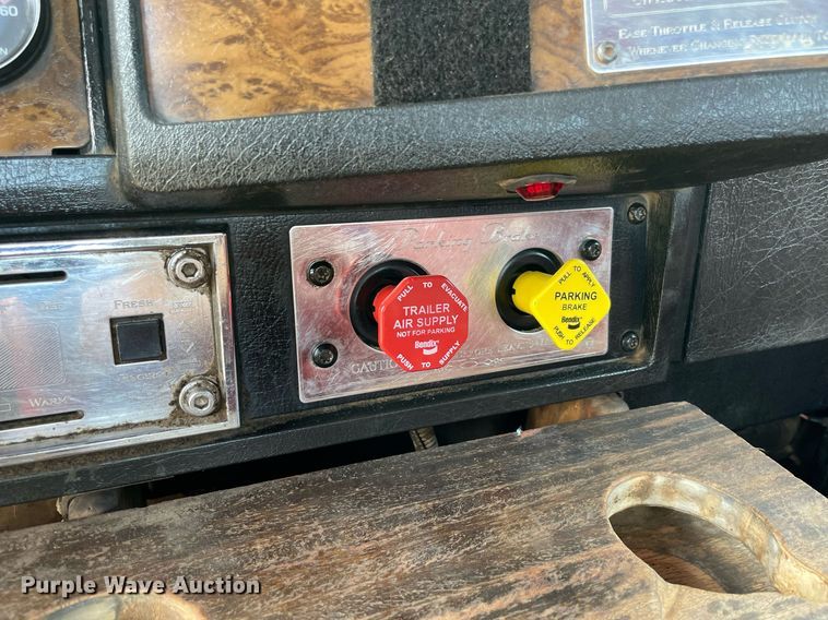 image for item MR9080 1992 Kenworth W900  semi truck