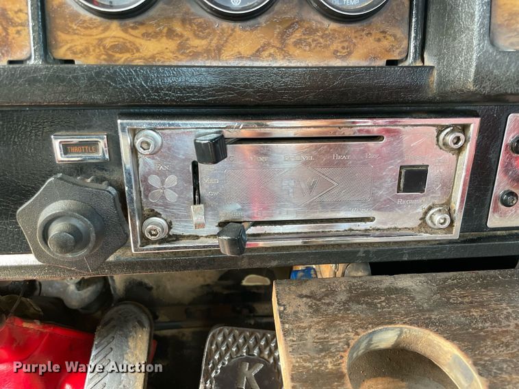 image for item MR9080 1992 Kenworth W900  semi truck