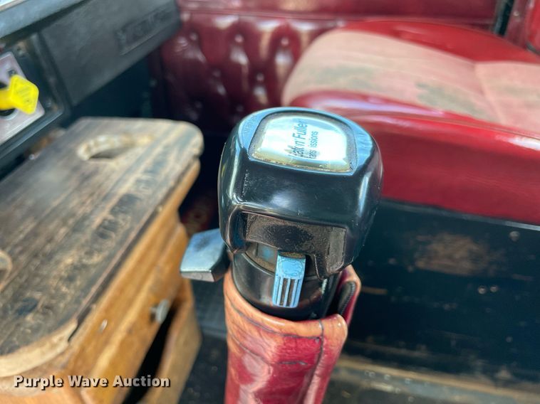 image for item MR9080 1992 Kenworth W900  semi truck