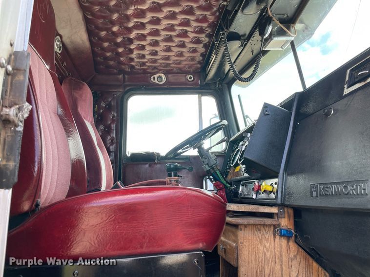 image for item MR9080 1992 Kenworth W900  semi truck