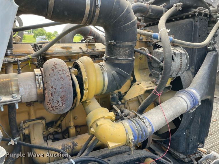 image for item MR9080 1992 Kenworth W900  semi truck