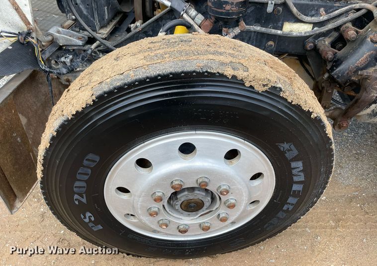 image for item MR9080 1992 Kenworth W900  semi truck