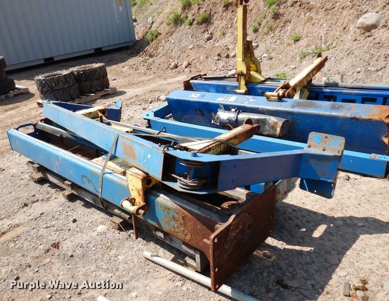 image for item AF9706 (2) two post automotive lift