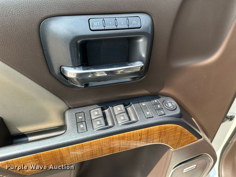 image for item AF9724 2015 GMC Sierra 1500 SLT  Crew Cab pickup truck