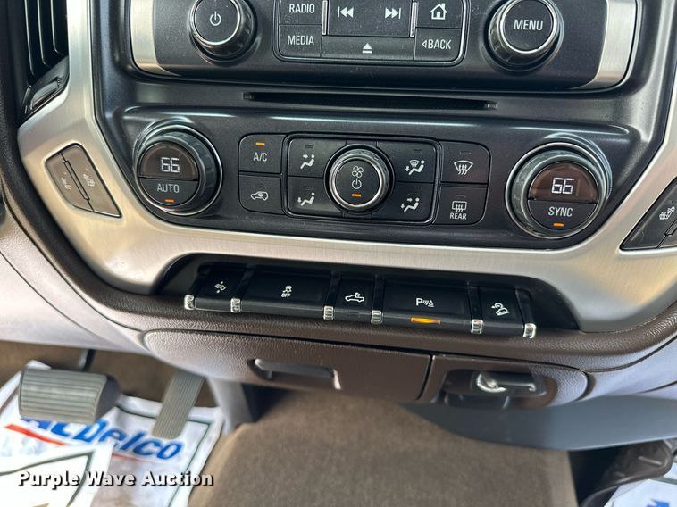 image for item AF9724 2015 GMC Sierra 1500 SLT  Crew Cab pickup truck