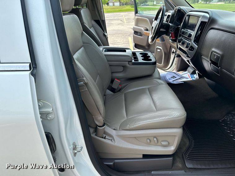 image for item AF9724 2015 GMC Sierra 1500 SLT  Crew Cab pickup truck