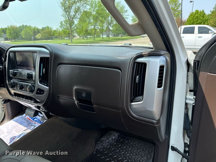 image for item AF9724 2015 GMC Sierra 1500 SLT  Crew Cab pickup truck