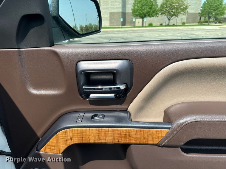 image for item AF9724 2015 GMC Sierra 1500 SLT  Crew Cab pickup truck