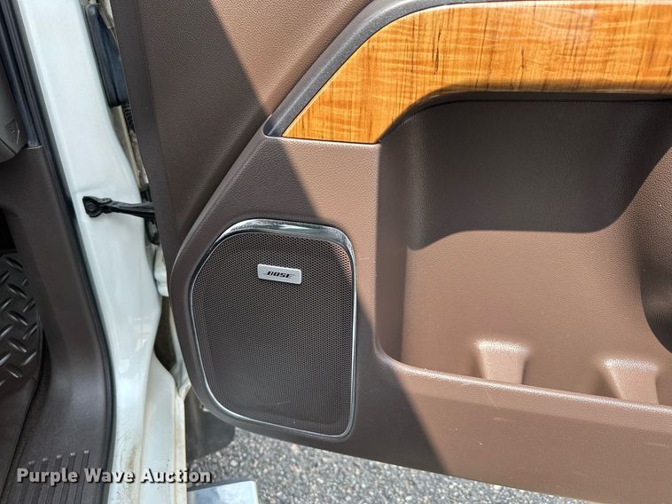 image for item AF9724 2015 GMC Sierra 1500 SLT  Crew Cab pickup truck