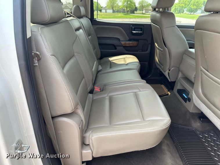 image for item AF9724 2015 GMC Sierra 1500 SLT  Crew Cab pickup truck