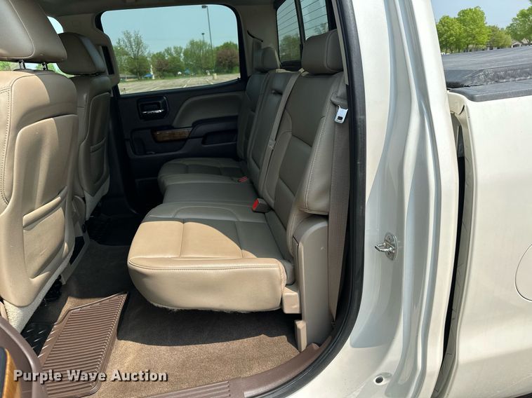 image for item AF9724 2015 GMC Sierra 1500 SLT  Crew Cab pickup truck